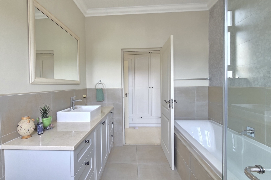 4 Bedroom Property for Sale in Welgevonden Estate Western Cape